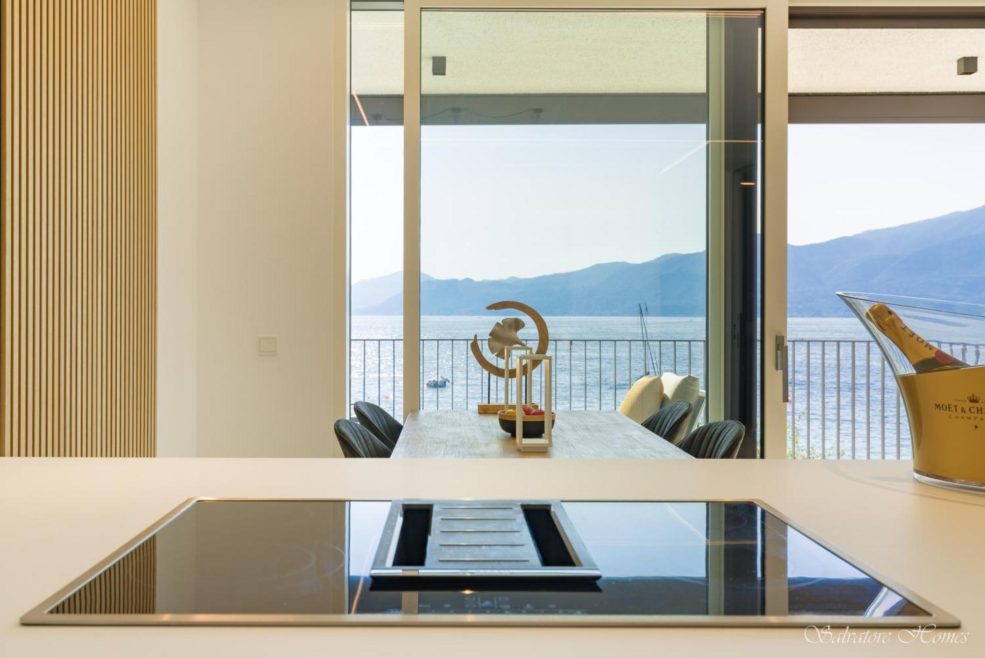 Salvatorehomes - Luxurious Dreamview Waterfront Apartment In Torri Del Benaco With Pool - Casa Azura - A 5 Star Luxury Collection At Lake Garda Ngoại thất bức ảnh
