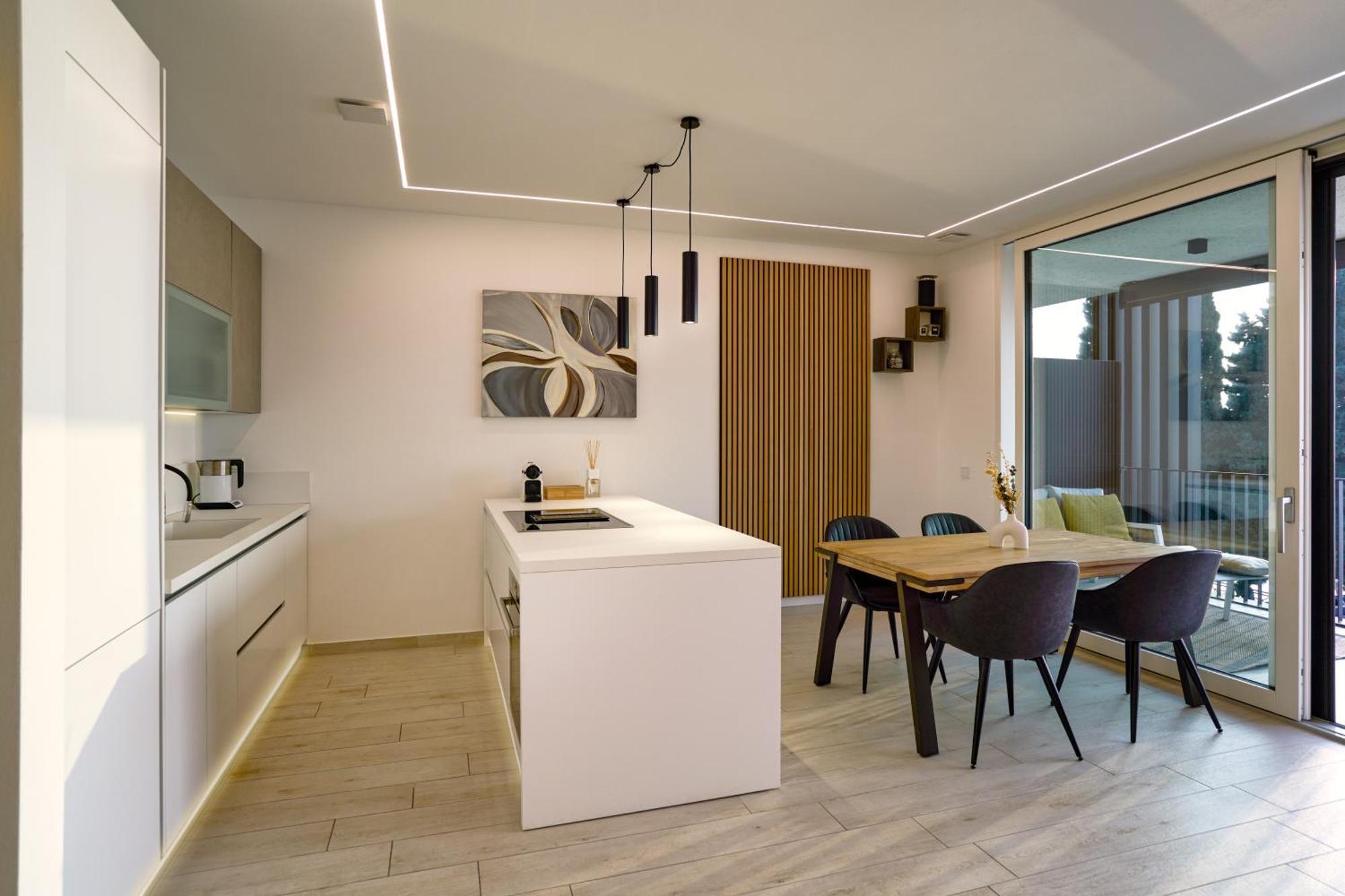 Salvatorehomes - Luxurious Dreamview Waterfront Apartment In Torri Del Benaco With Pool - Casa Azura - A 5 Star Luxury Collection At Lake Garda Ngoại thất bức ảnh